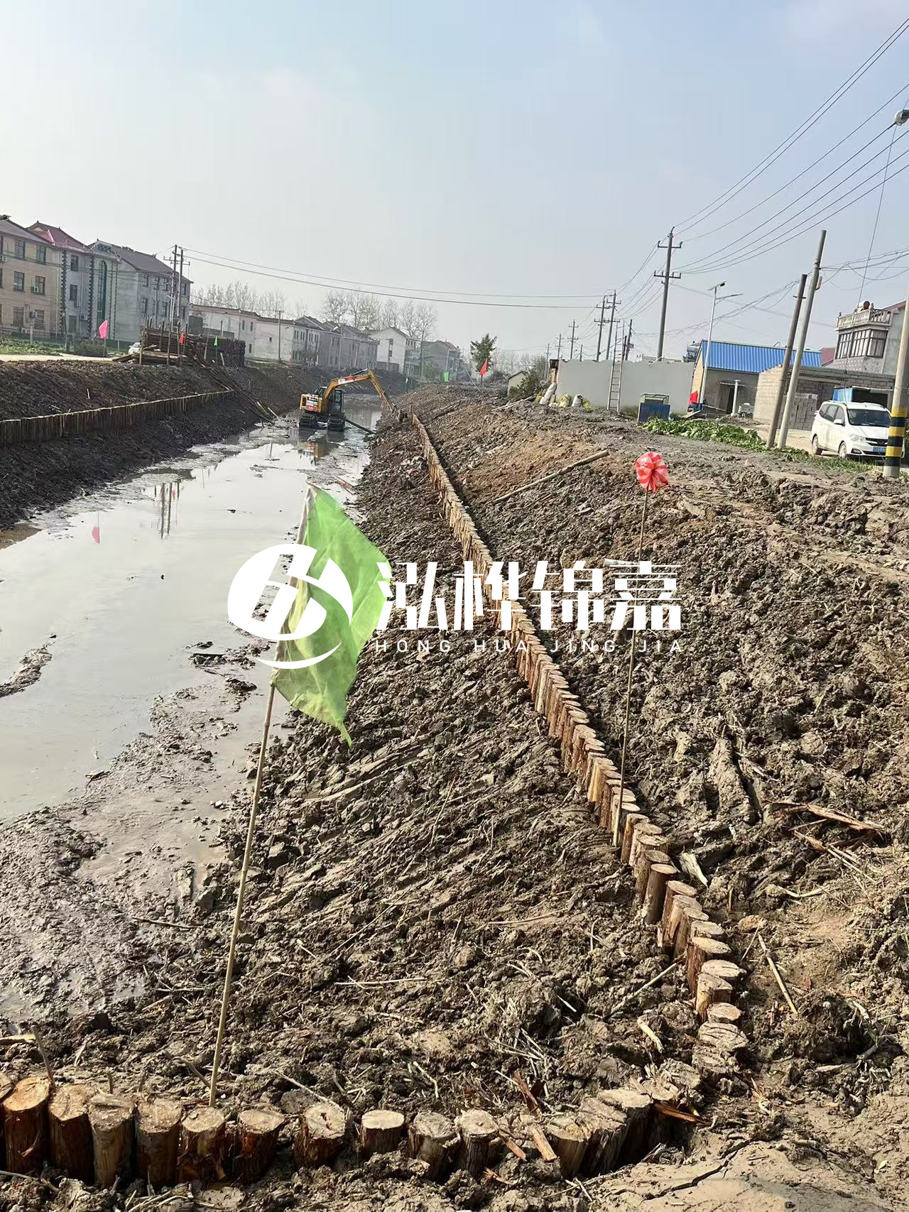 洛陽挖機打木樁專業(yè)施工-河道打木樁后如何檢查穩(wěn)固性？
